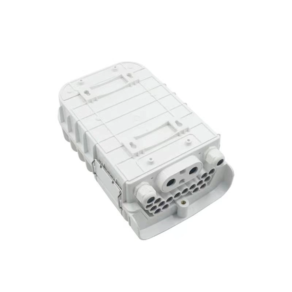 Fiber optic communication simulation with 32 channels
